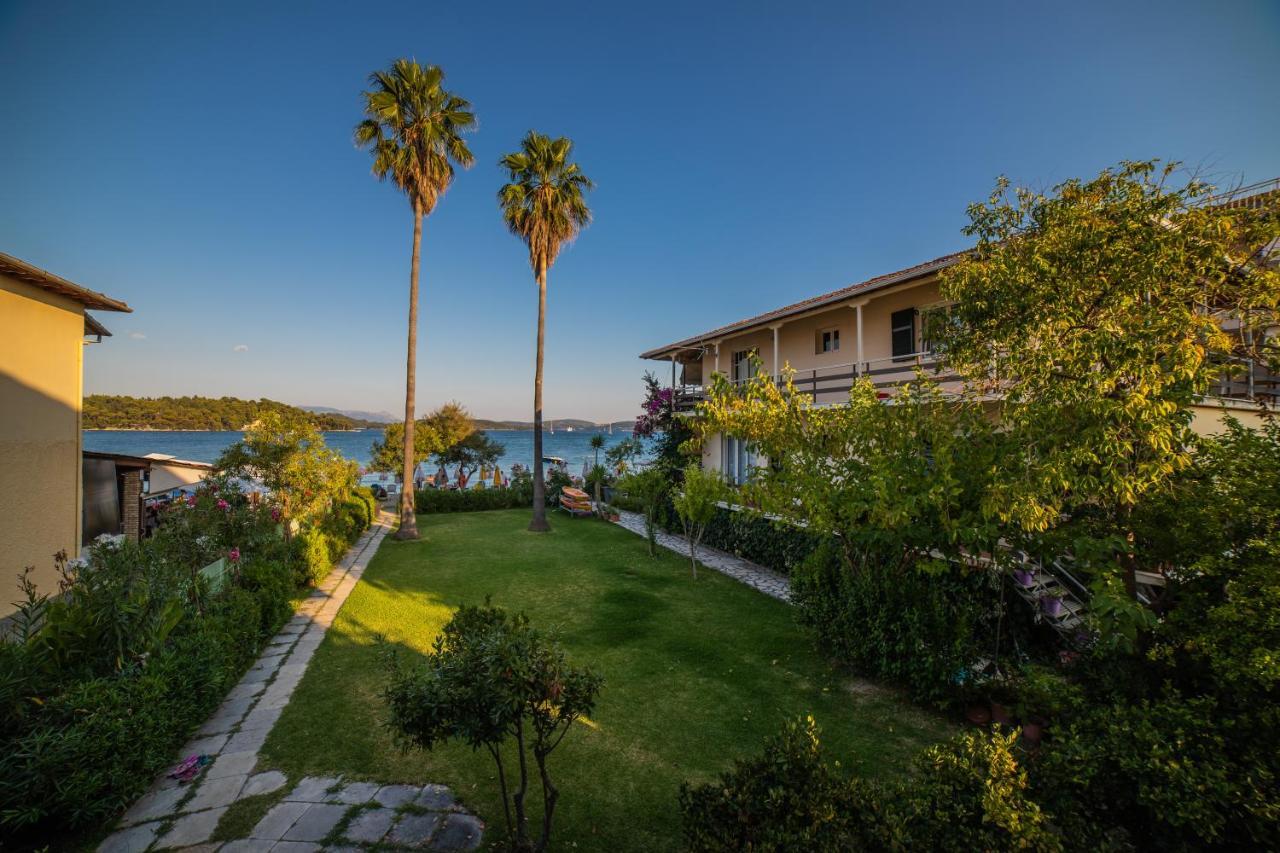 Elati Beach Aparthotel Nydri  Exterior photo